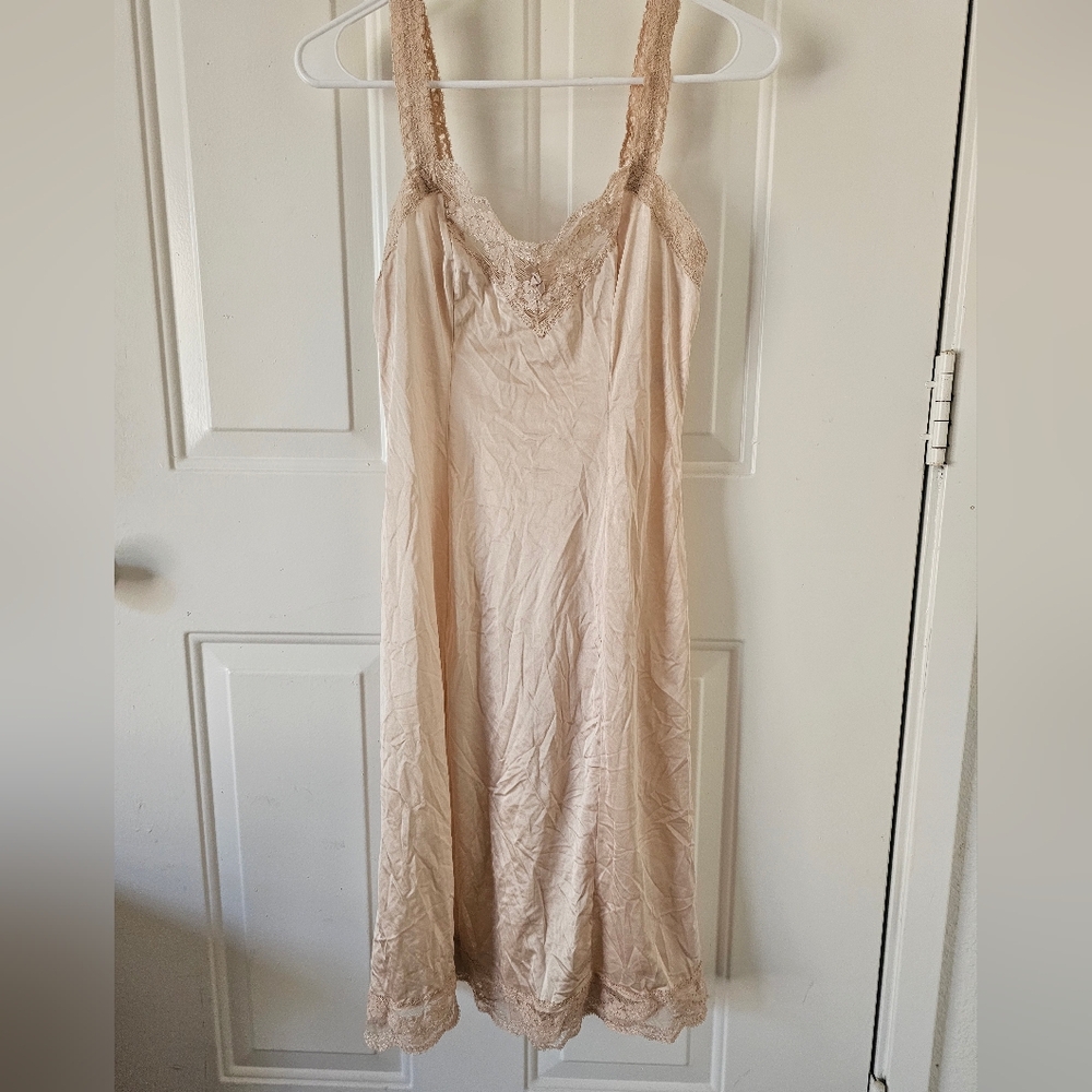 Olga VTG Elegant Classy Chic Cream Lace Beige Golden Trim Nightgown Size S